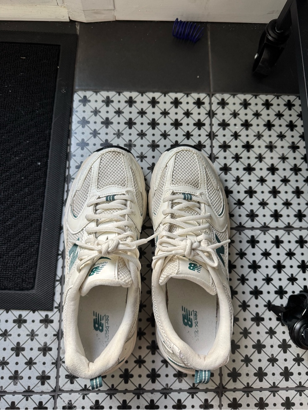 New Balance 530 Women’s Cream and Teal Lace-Up Sneakers